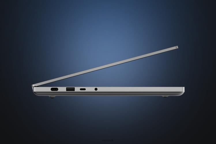 Razer Customize your Blade 14 One Color Laptop 8NV0J2