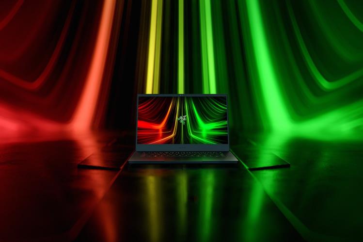 Razer Customize your Blade 14 One Color Laptop 8NV0J5