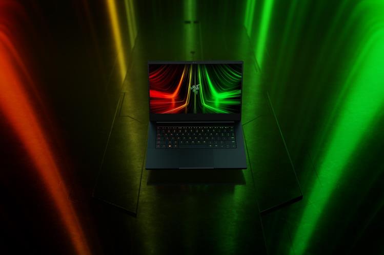 Razer Customize your Blade 14 One Color Laptop 8NV0J5