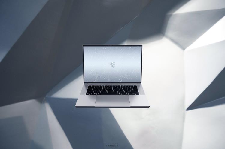 Razer Customize your Blade 16 One Color Laptop 8NV0J6