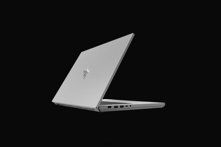 Razer Customize your Blade 16 One Color Laptop 8NV0J6