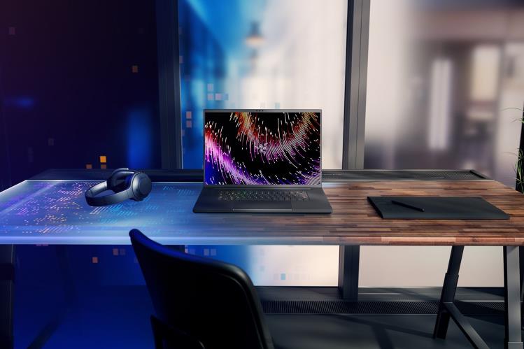 Razer Customize your Blade 18 One Color Laptop 8NV0J9