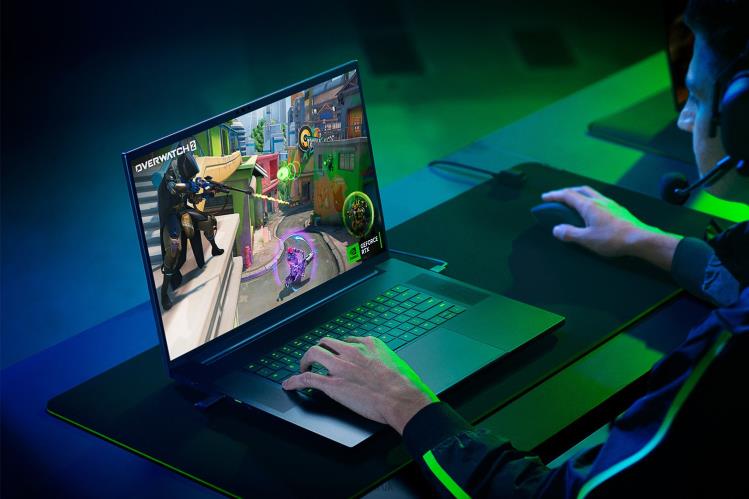 Razer Customize your Blade 18 One Color Laptop 8NV0J9