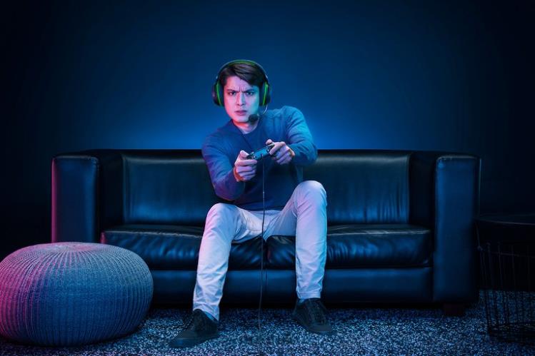 Razer Wolverine V2 Black Console 8NV0J162