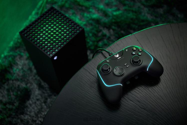 Razer Wolverine V2 Chroma Black Console 8NV0J160
