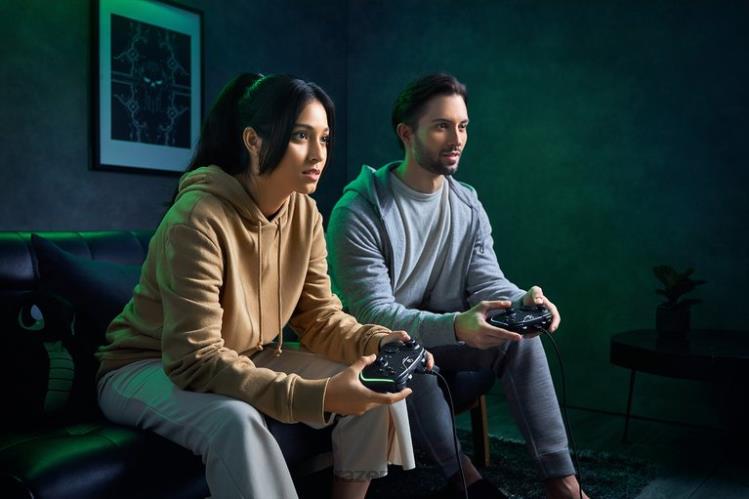 Razer Wolverine V2 Chroma Black Console 8NV0J160