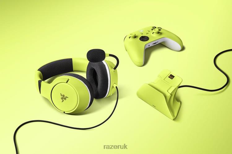 Razer Essential Duo Bundle for Xbox - Electric Volt One Color Console 8NV0J174