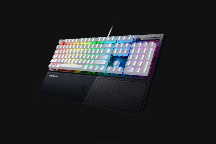 Razer BlackWidow V3 - Green Switch - US - Roblox Edition White Keyboard 8NV0J59
