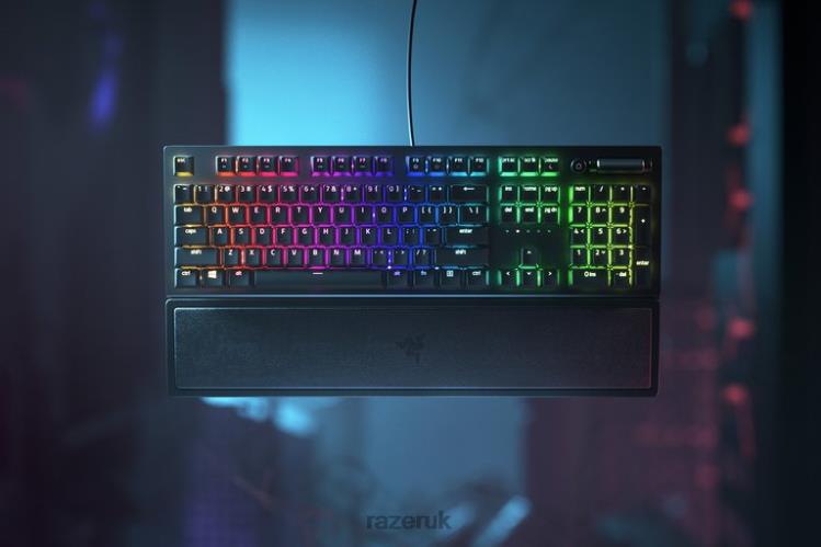 Razer BlackWidow V3 - Yellow Switch - US Black Keyboard 8NV0J61