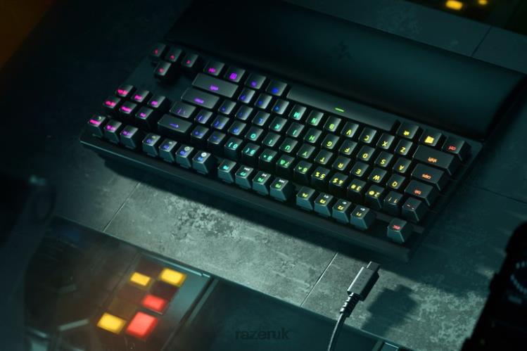 Razer Huntsman V2 Tenkeyless - Clicky Optical Switch - US Black Keyboard 8NV0J71