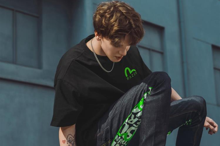 Razer EVISU Daicock Print T-Shirt One Color Apparel 8NV0J191
